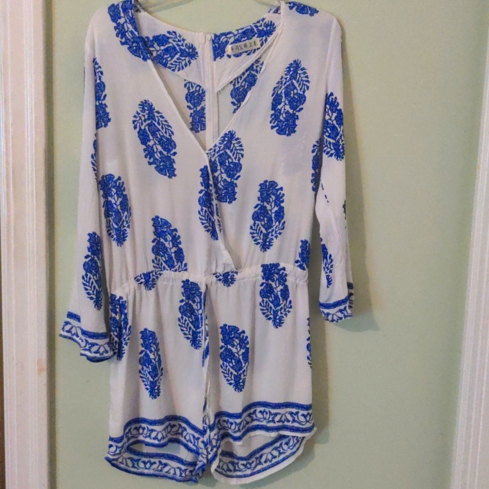 Pre-Worn White and Blue Romper XL with Korean label 🏷️ OBO